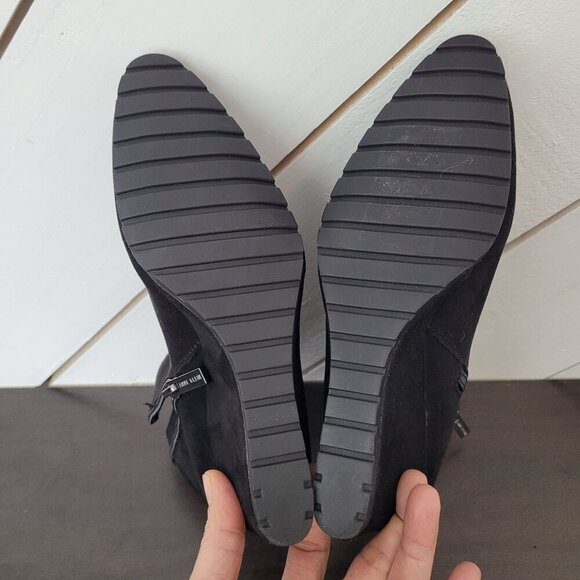 NEW Anne Klein Valore Womens Black Suede Ankle Booties Wedge Size 6.5 - Picture 8 of 10